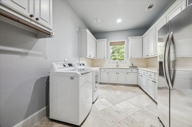 21 W Rivercrest Drive, Houston, TX 77042