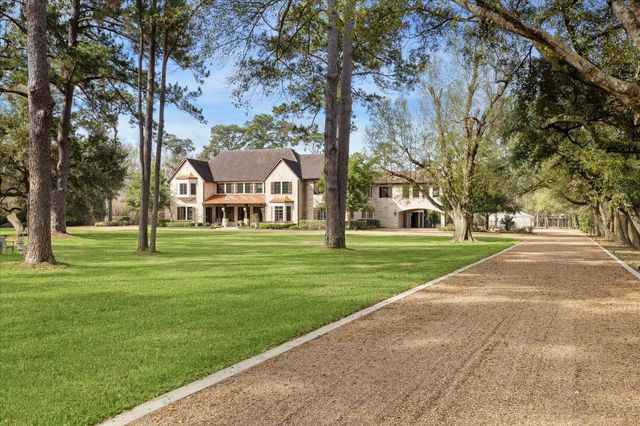 21 W Rivercrest Drive, Houston, TX 77042