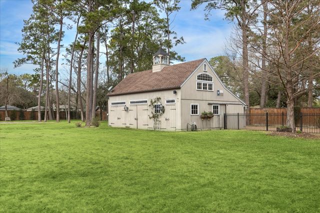 21 W Rivercrest Drive, Houston, TX 77042