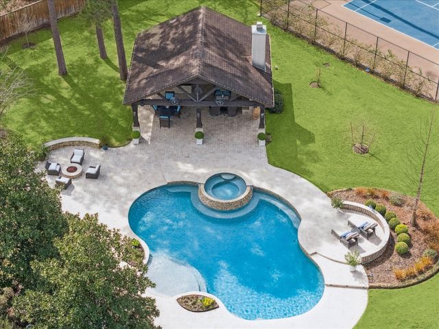 21 W Rivercrest Drive, Houston, TX 77042