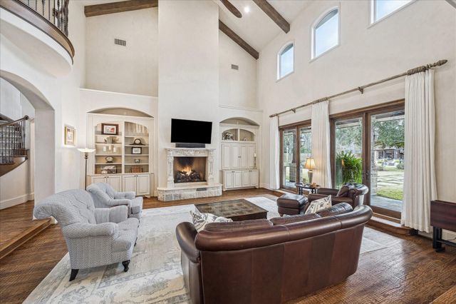 21 W Rivercrest Drive, Houston, TX 77042