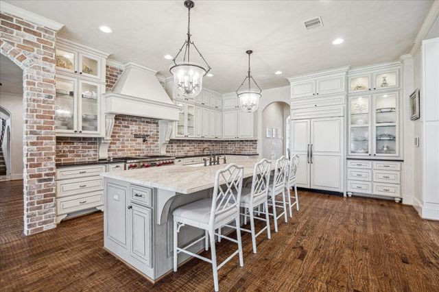 21 W Rivercrest Drive, Houston, TX 77042