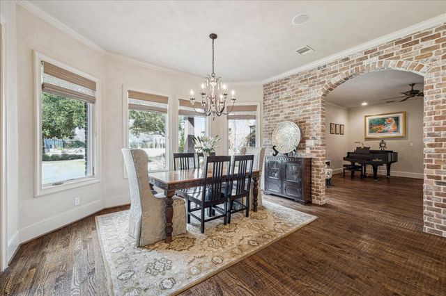 21 W Rivercrest Drive, Houston, TX 77042