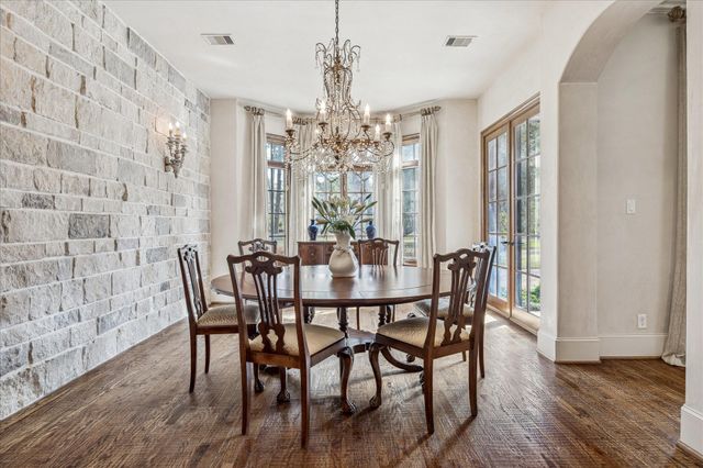 21 W Rivercrest Drive, Houston, TX 77042