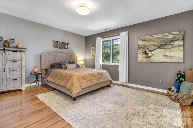 117 Pebble Creek Drive, Asheville, NC 28803