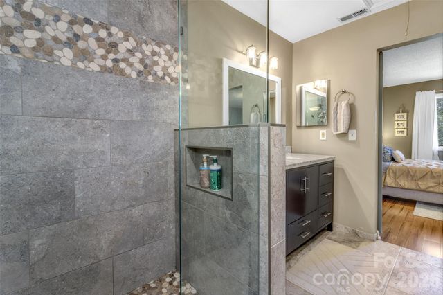 117 Pebble Creek Drive, Asheville, NC 28803