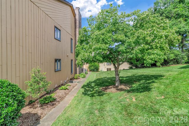 117 Pebble Creek Drive, Asheville, NC 28803