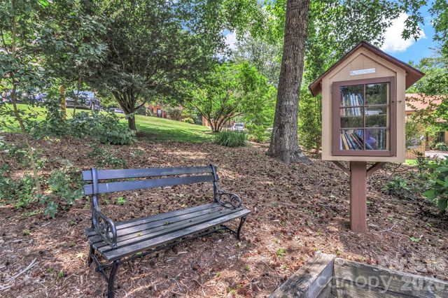 117 Pebble Creek Drive, Asheville, NC 28803