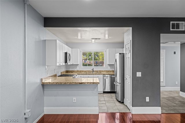 10525 Autumn Pine Avenue 105, Las Vegas, NV 89144