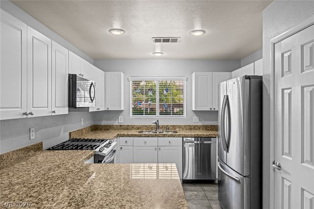 10525 Autumn Pine Avenue 105, Las Vegas, NV 89144