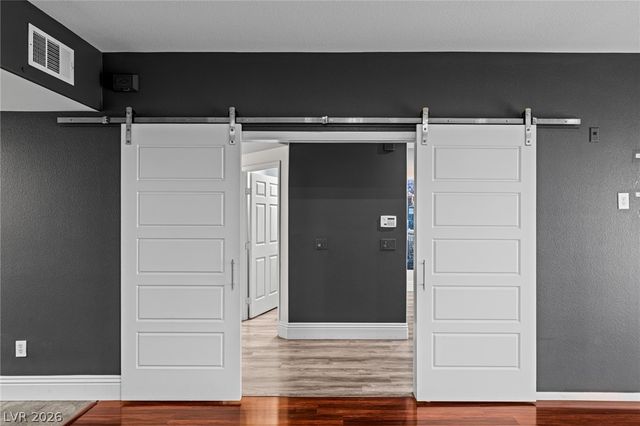 10525 Autumn Pine Avenue 105, Las Vegas, NV 89144