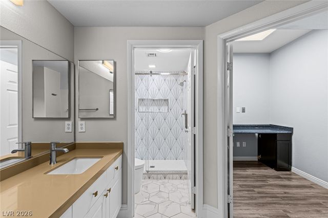 10525 Autumn Pine Avenue 105, Las Vegas, NV 89144