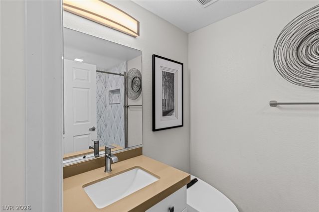 10525 Autumn Pine Avenue 105, Las Vegas, NV 89144