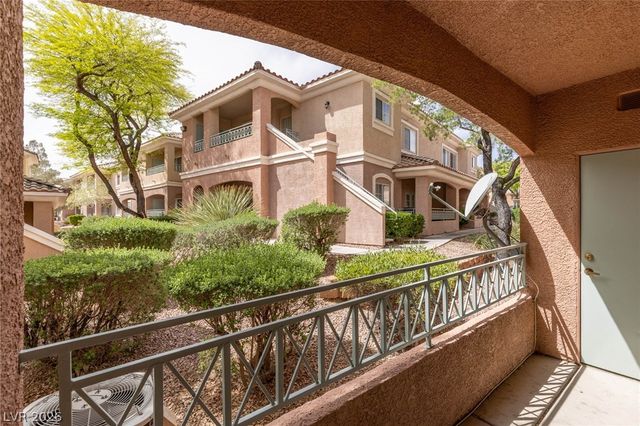 10525 Autumn Pine Avenue 105, Las Vegas, NV 89144