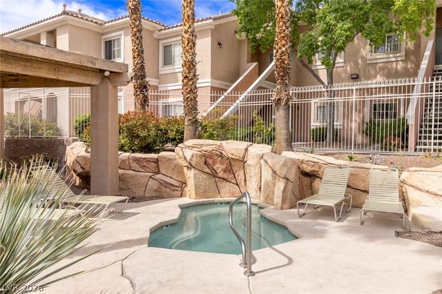 10525 Autumn Pine Avenue 105, Las Vegas, NV 89144