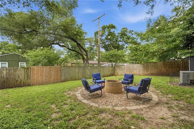 1801 Maple Lane, Lawrence, KS 66046