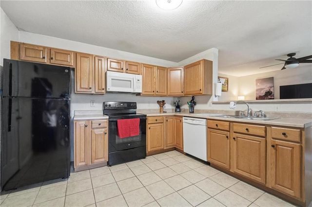 1801 Maple Lane, Lawrence, KS 66046