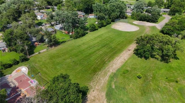 1801 Maple Lane, Lawrence, KS 66046