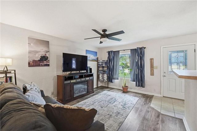 1801 Maple Lane, Lawrence, KS 66046