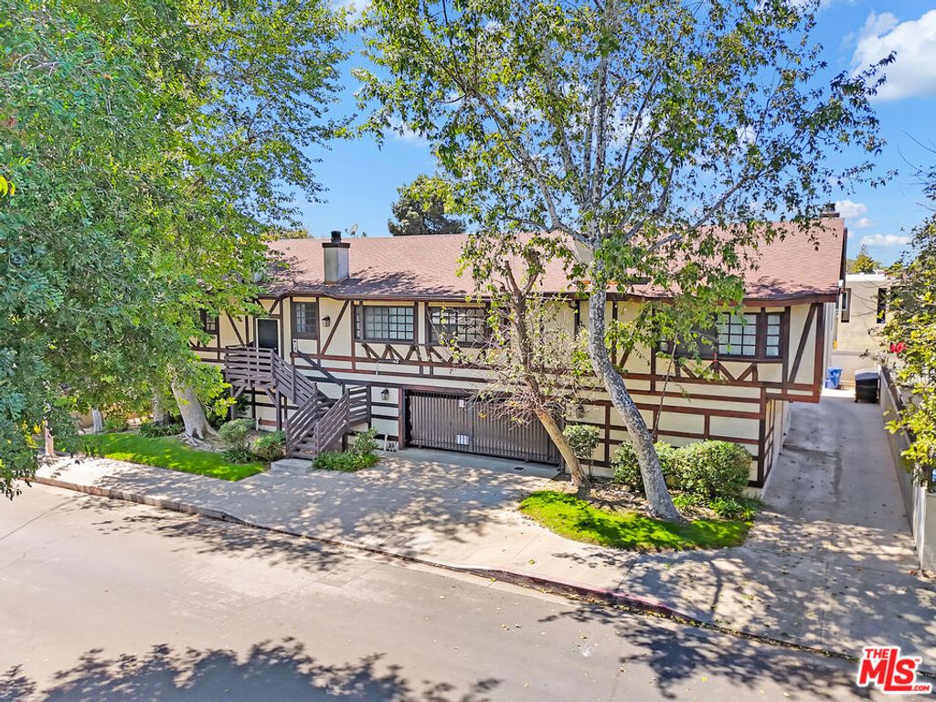 4633 Ben Avenue 4, Valley Village, CA 91607