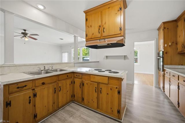 914 Briarfield RD, Newport News, VA 23605
