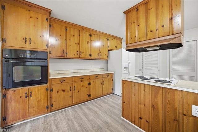 914 Briarfield RD, Newport News, VA 23605