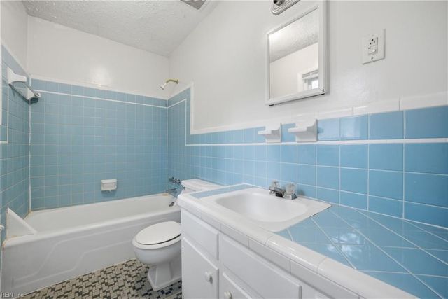 914 Briarfield RD, Newport News, VA 23605