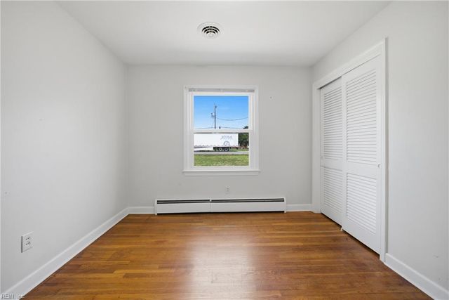 914 Briarfield RD, Newport News, VA 23605