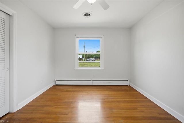 914 Briarfield RD, Newport News, VA 23605