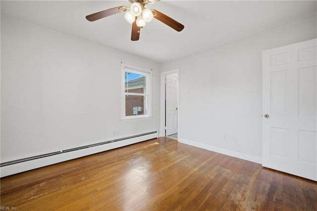 914 Briarfield RD, Newport News, VA 23605