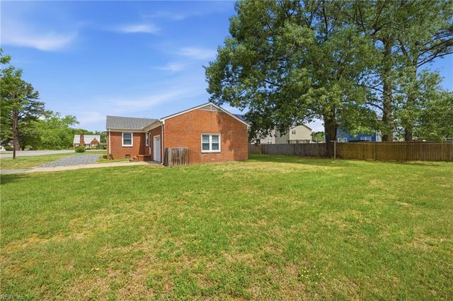 914 Briarfield RD, Newport News, VA 23605