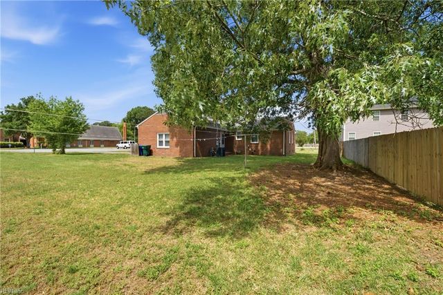 914 Briarfield RD, Newport News, VA 23605