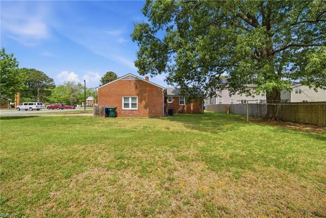 914 Briarfield RD, Newport News, VA 23605
