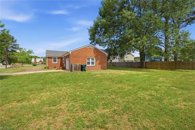 914 Briarfield RD, Newport News, VA 23605
