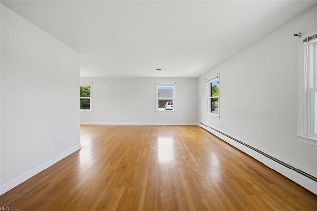 914 Briarfield RD, Newport News, VA 23605