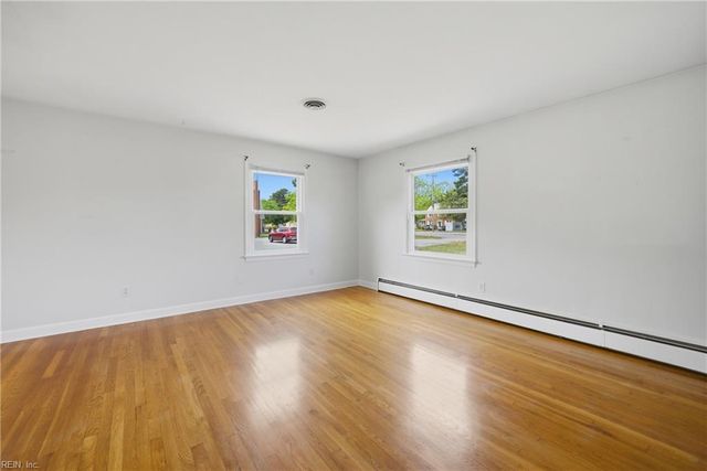 914 Briarfield RD, Newport News, VA 23605