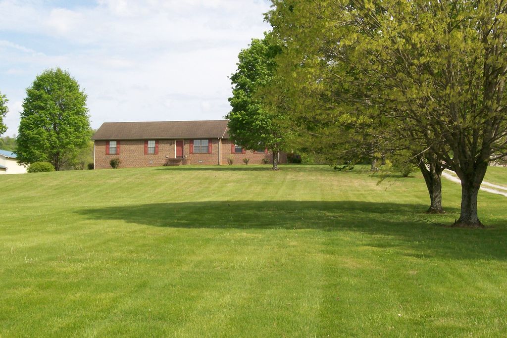 4143 Viola Rd, Mcminnville, TN 37110
