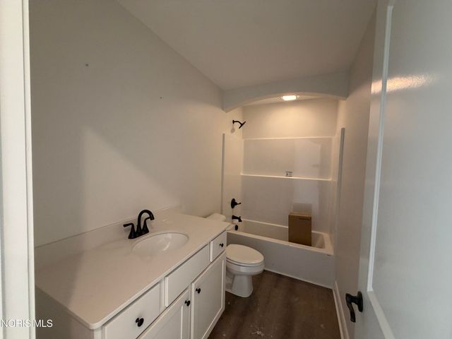 1812 Caleb Court, Waterville, OH 43566