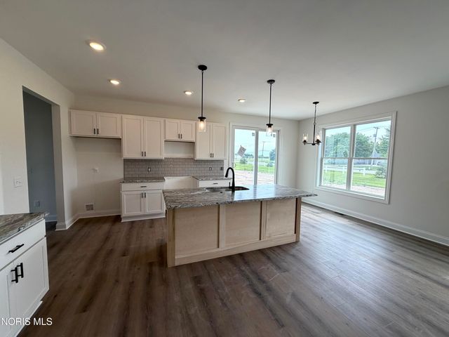 1812 Caleb Court, Waterville, OH 43566
