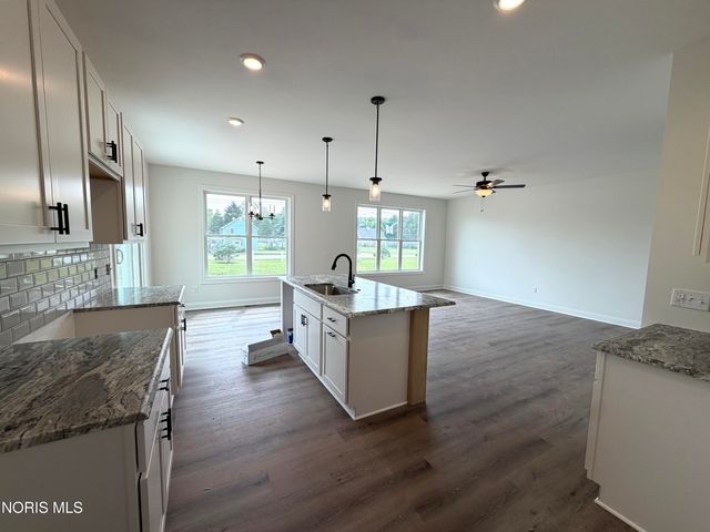 1812 Caleb Court, Waterville, OH 43566
