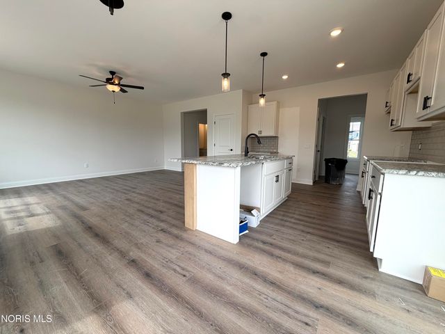 1812 Caleb Court, Waterville, OH 43566