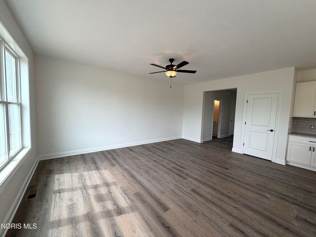 1812 Caleb Court, Waterville, OH 43566