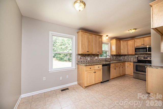 5424 Glenview Drive, Hickory, NC 28602