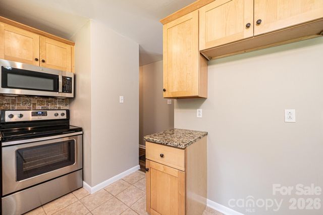 5424 Glenview Drive, Hickory, NC 28602