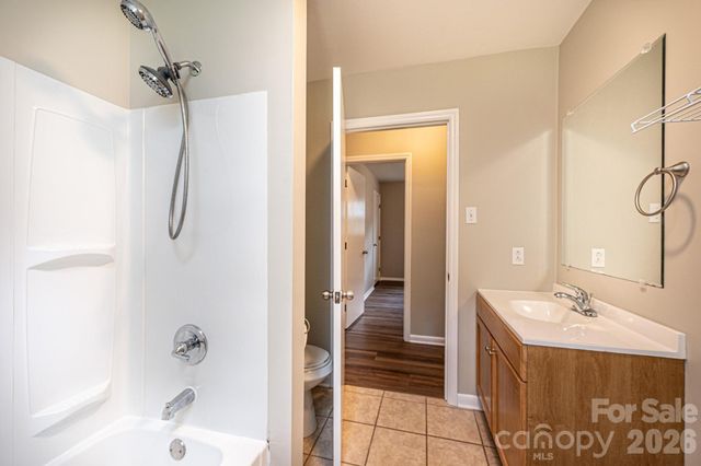 5424 Glenview Drive, Hickory, NC 28602