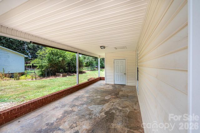 5424 Glenview Drive, Hickory, NC 28602