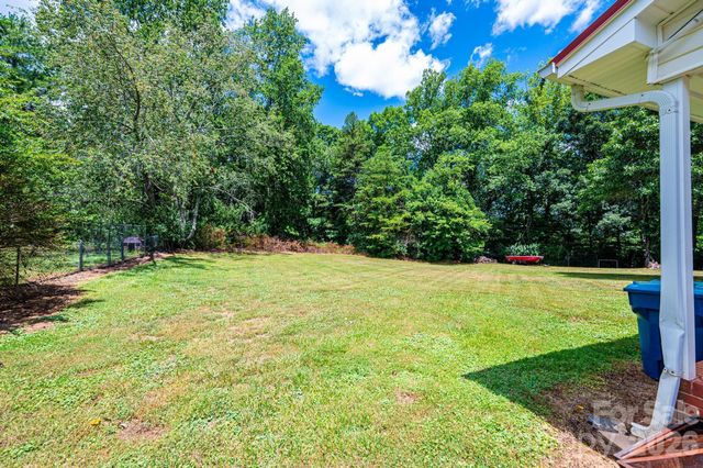5424 Glenview Drive, Hickory, NC 28602
