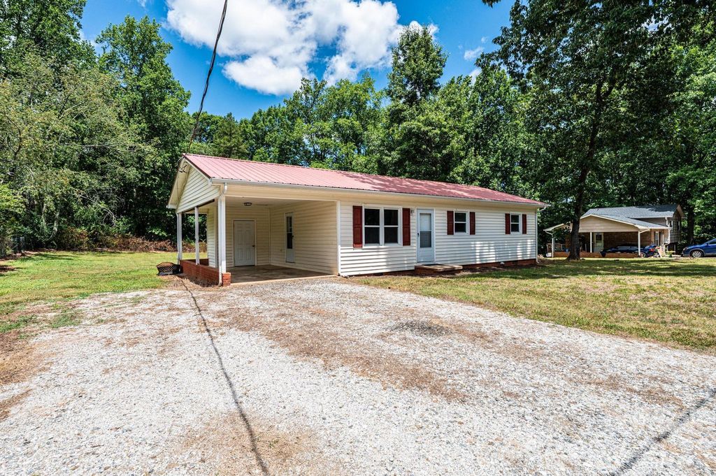 5424 Glenview Drive, Hickory, NC 28602