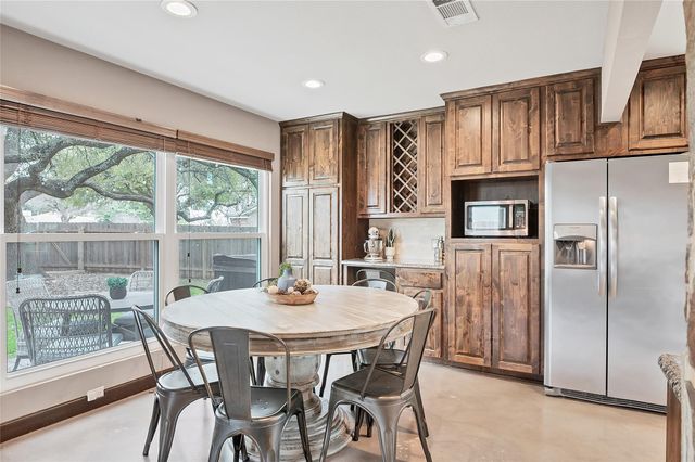 901 Oakcrest CIR, Cedar Park, TX 78613