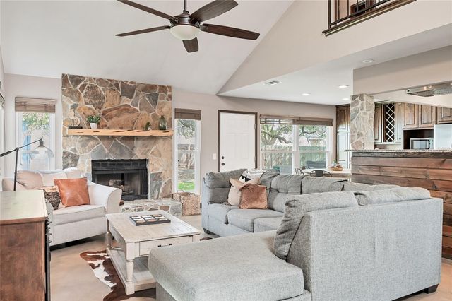 901 Oakcrest CIR, Cedar Park, TX 78613